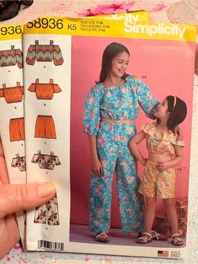 BN UNCUT SIMPLICITY 8936 K5 GIRLS SEWING PATTERNS CROP TOP PANTS SHORTS